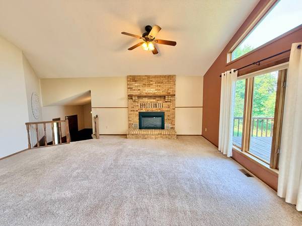 219 Lakeview DR, Spicer, MN 56288