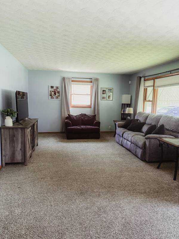 1911 4th AVE NE, Austin, MN 55912