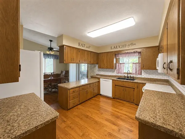 325 2nd ST NW, Hillsboro, ND 58045