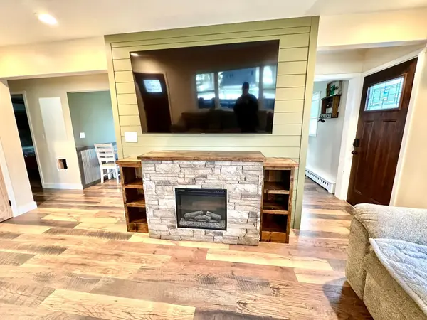 145 1st ST NW, Elgin, MN 55932