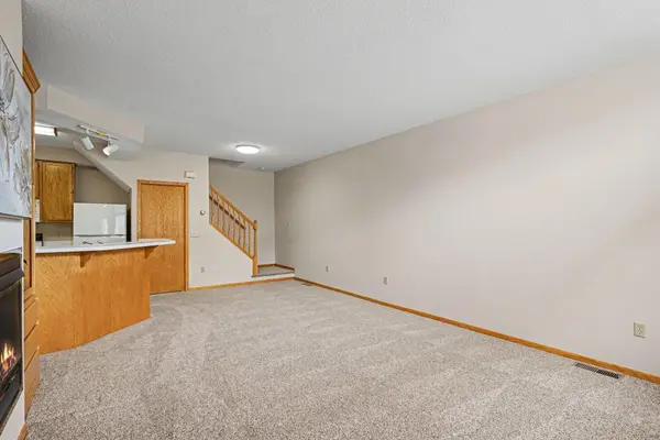 15345 Greenhaven LN #103, Burnsville, MN 55306