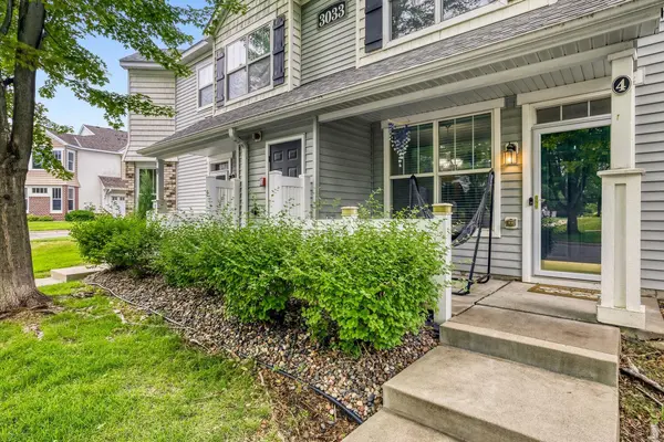 3033 Chamberlain ST N #4, Maplewood, MN 55109