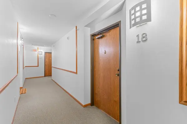 1225 Ferndale ST N #B18, Maplewood, MN 55119