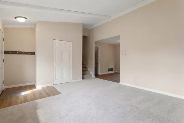 3819 Lodestone LN, Eagan, MN 55122