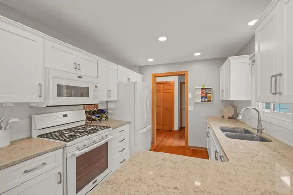 4830 Valley Forge LN N, Plymouth, MN 55442