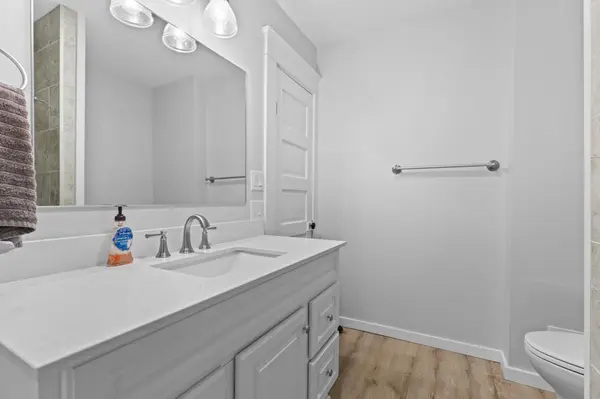 201 8th AVE NW, Kasson, MN 55944