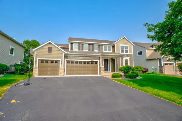 2990 Frontier DR, Woodbury, MN 55129