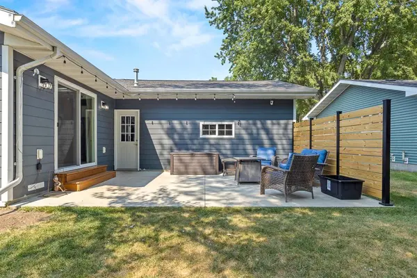 405 S Lake ST, Hendricks, MN 56136