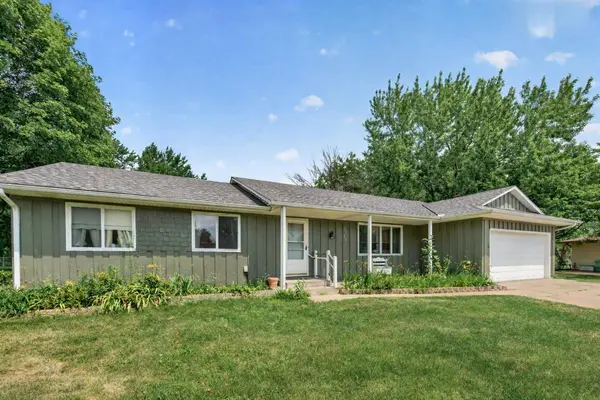 8292 Indian BLVD S, Cottage Grove, MN 55016