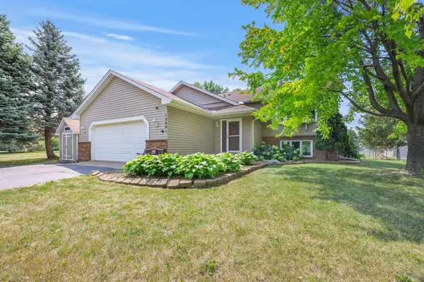 12601 92nd PL N, Maple Grove, MN 55369