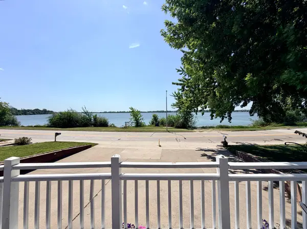 506 W Lake AVE, Worthington, MN 56187