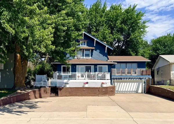 506 W Lake AVE, Worthington, MN 56187