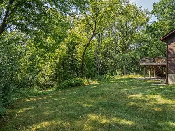 4563 Ches Mar DR, Eagan, MN 55123