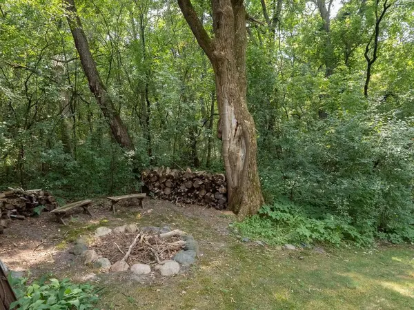 4563 Ches Mar DR, Eagan, MN 55123