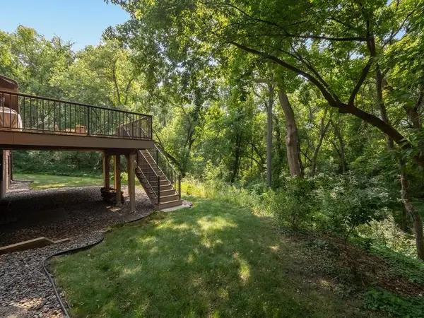4563 Ches Mar DR, Eagan, MN 55123