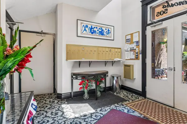 505 Selby AVE #11, Saint Paul, MN 55102