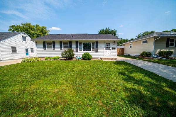 1853 16 1/2 St NW, Rochester, MN 55901