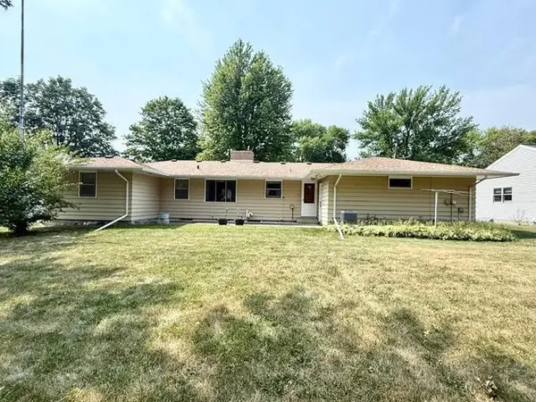 819 E Meadow LN, Redwood Falls, MN 56283