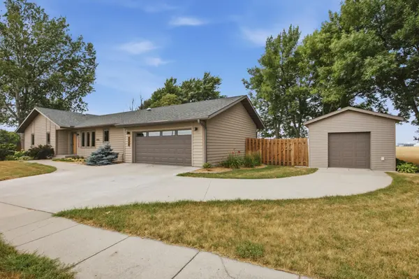3950 10th ST N, Fargo, ND 58102