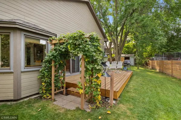 1649 Ashbury PL, Eagan, MN 55122