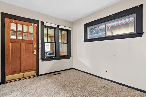 971 Lawson AVE E, Saint Paul, MN 55106
