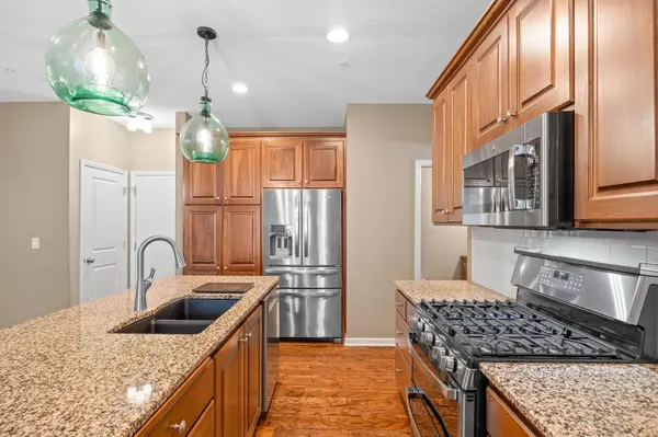 7745 Madelyn Creek DR, Victoria, MN 55386