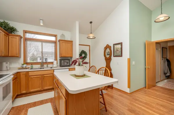 1507 Dublin CT, Shakopee, MN 55379