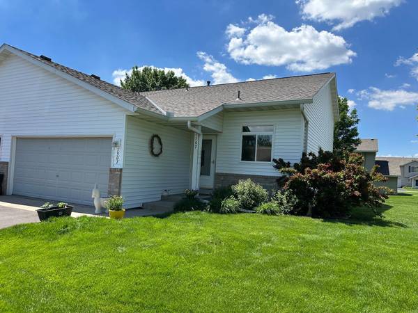 1507 Dublin CT, Shakopee, MN 55379
