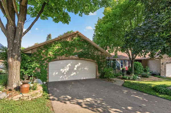 2062 28th AVE NW, New Brighton, MN 55112