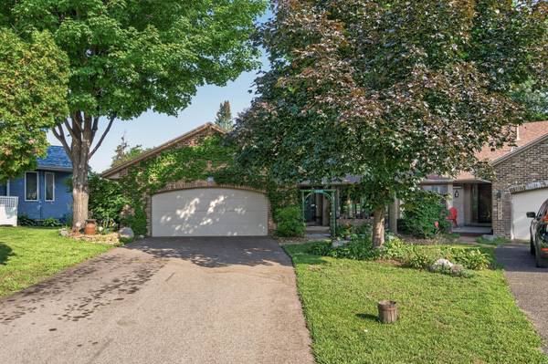 2062 28th AVE NW, New Brighton, MN 55112