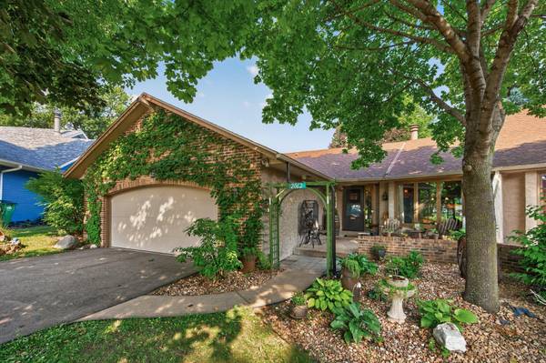 2062 28th AVE NW, New Brighton, MN 55112
