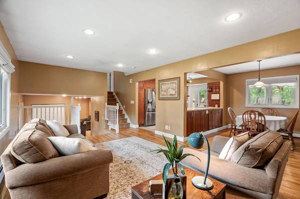 2216 E 114th ST, Burnsville, MN 55337