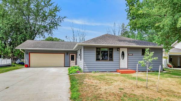 621 N Park PL, Cadott, WI 54727