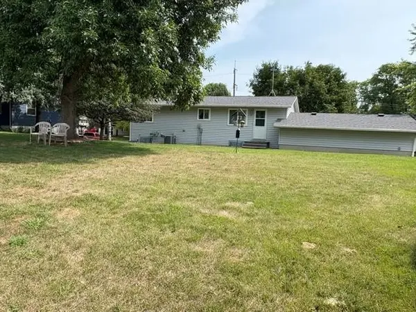 452 Kouwe ST NW, Hutchinson, MN 55350
