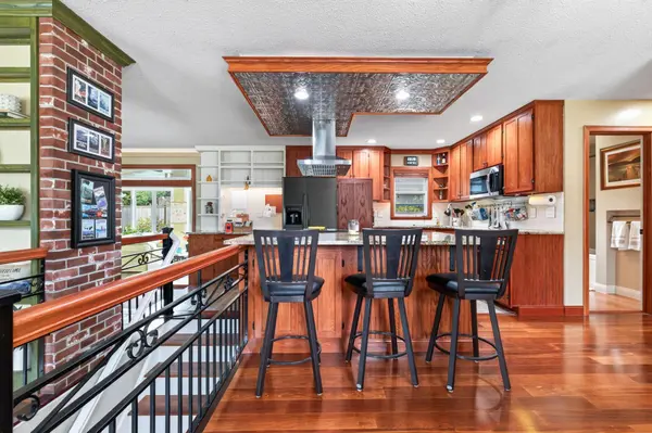 1601 E 82nd ST, Bloomington, MN 55425