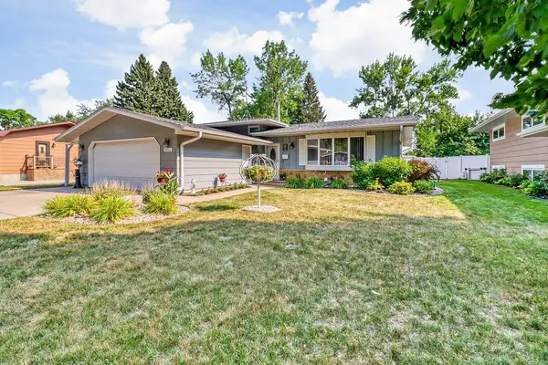 1411 23rd AVE S, Moorhead, MN 56560