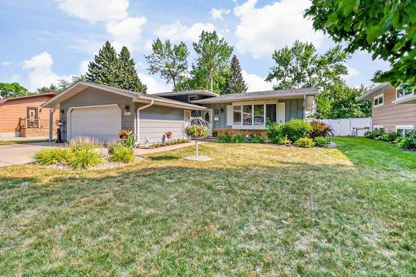 1411 23rd AVE S, Moorhead, MN 56560