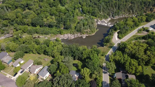 109 W Bridge ST, Redwood Falls, MN 56283
