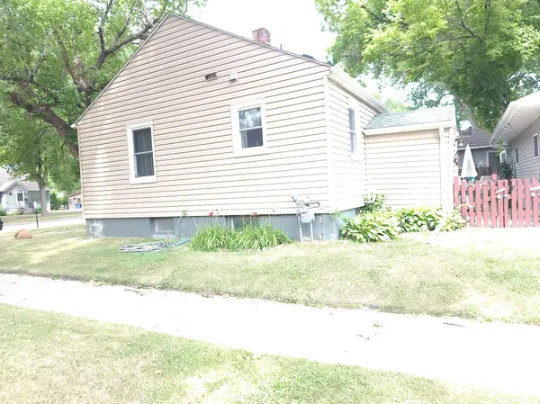 304 13th ST N, Moorhead, MN 56560