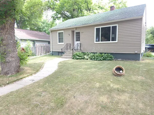 304 13th ST N, Moorhead, MN 56560