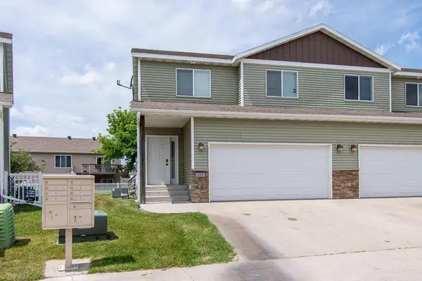4213 51st ST S, Fargo, ND 58104