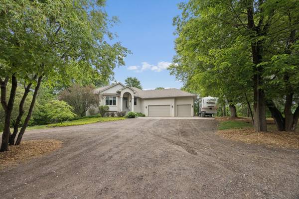 3882 219th LN NE, East Bethel, MN 55011