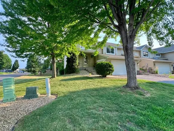 701 S Oaks DR, Hastings, MN 55033