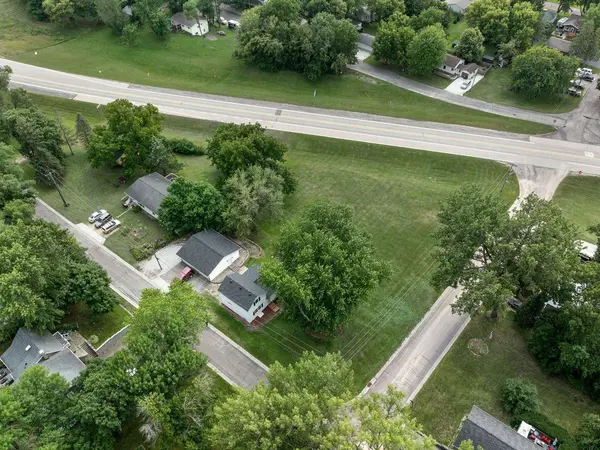 828 Clinton ST E, Waterville, MN 56096