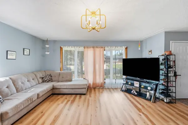 1204 Whitney DR, Saint Cloud, MN 56303
