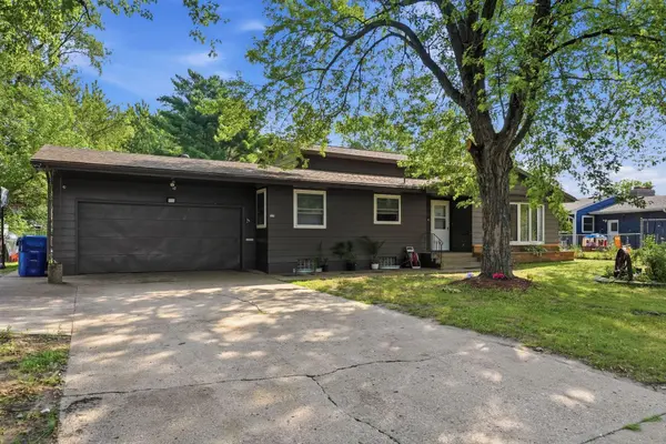 1204 Whitney DR, Saint Cloud, MN 56303
