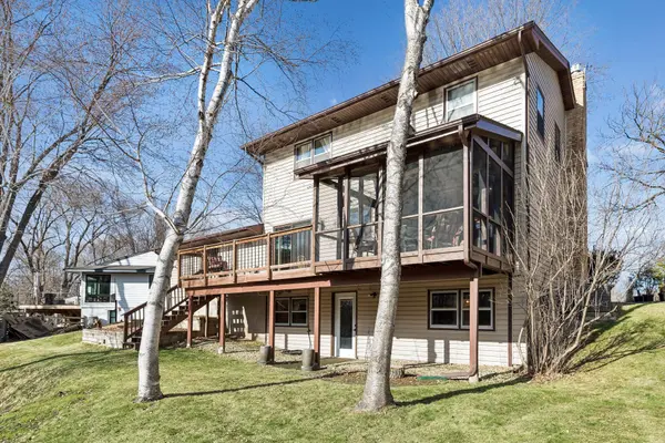 1912 Serendipity CT, New Brighton, MN 55112
