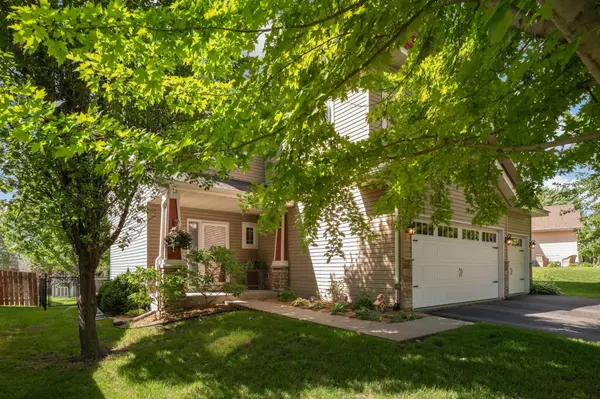 16280 Tahinka CT NW, Prior Lake, MN 55372