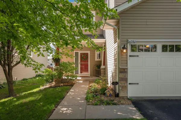 16280 Tahinka CT NW, Prior Lake, MN 55372