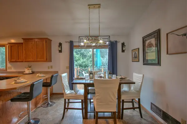 1384 Cedar DR S, Cambridge, MN 55008